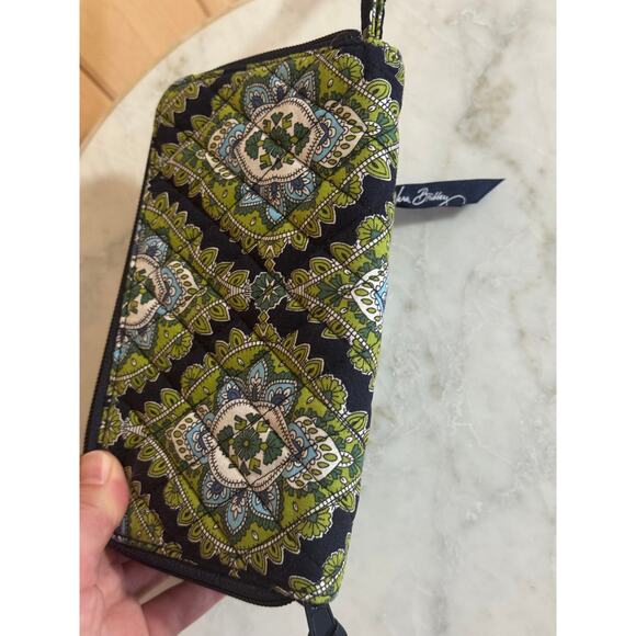Vera Bradley | Cambridge Pattern Quilted Wristlet Wallet - Picture 9 of 9